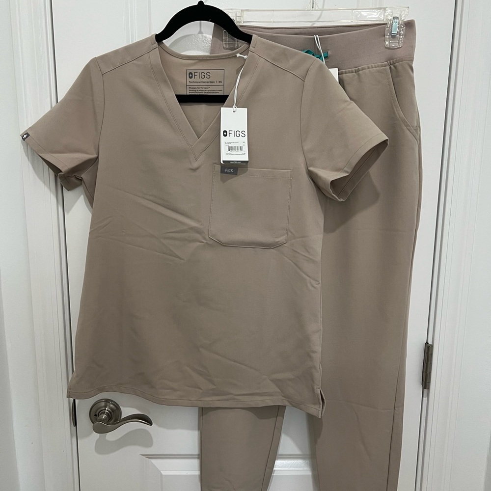 Figs Taupe Scrub Set